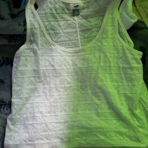 Old navy white tank top with light pattern